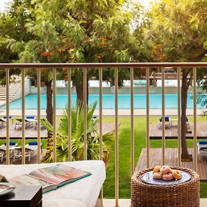 Deluxe King Room balcony pool view